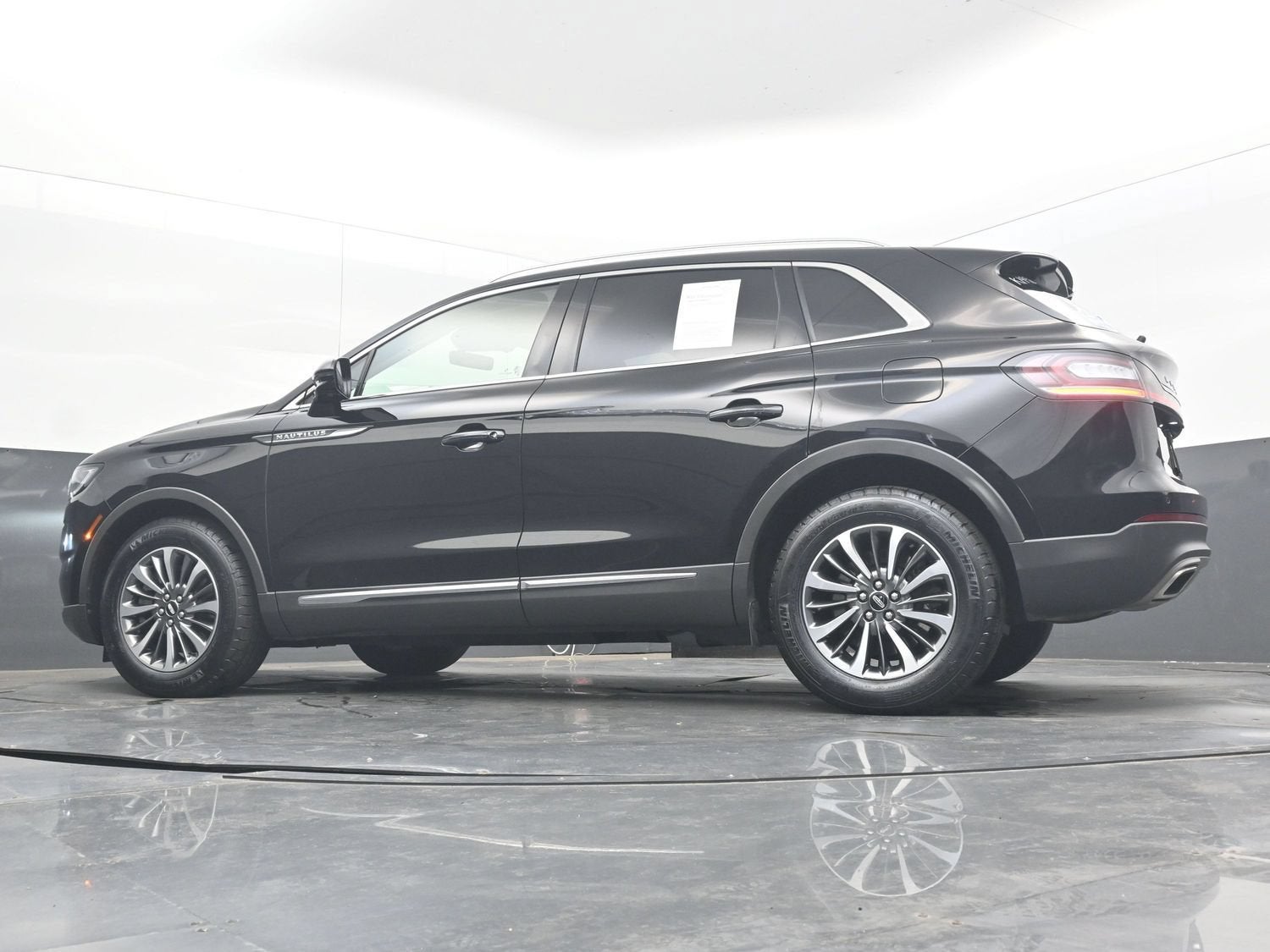 2023 Lincoln Nautilus Standard
