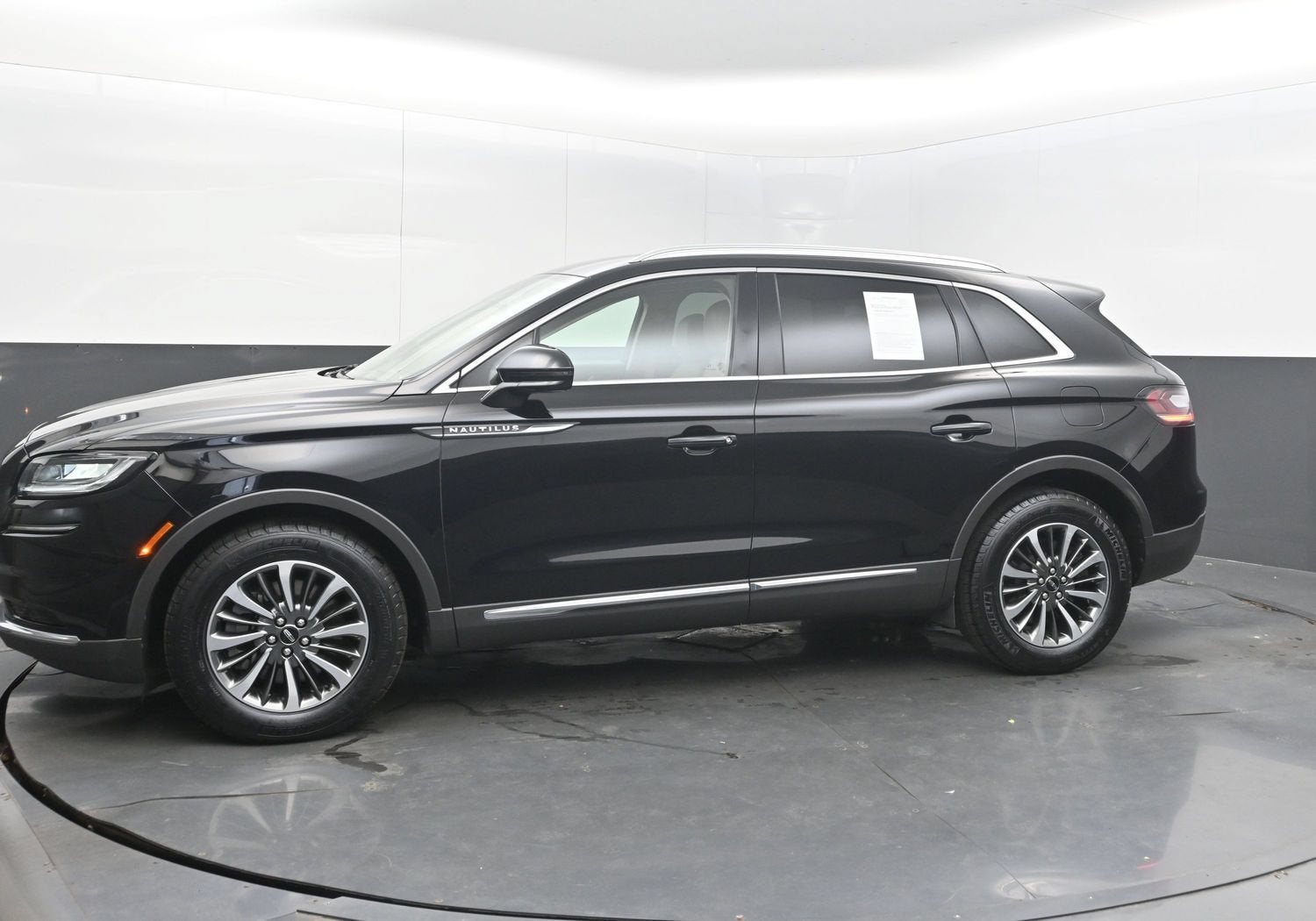2023 Lincoln Nautilus Standard
