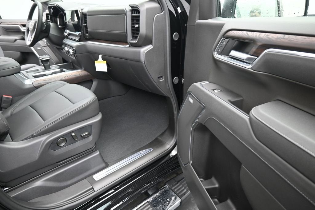 2026 GMC Sierra 1500 SLT - Photo 19