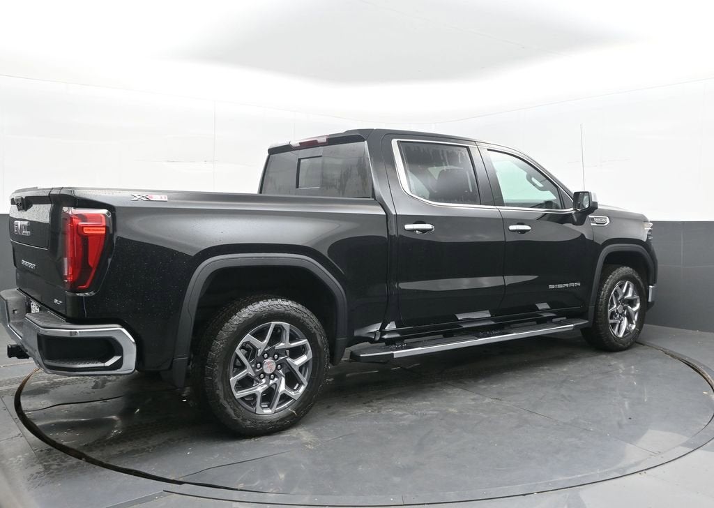 2026 GMC Sierra 1500 SLT - Photo 7