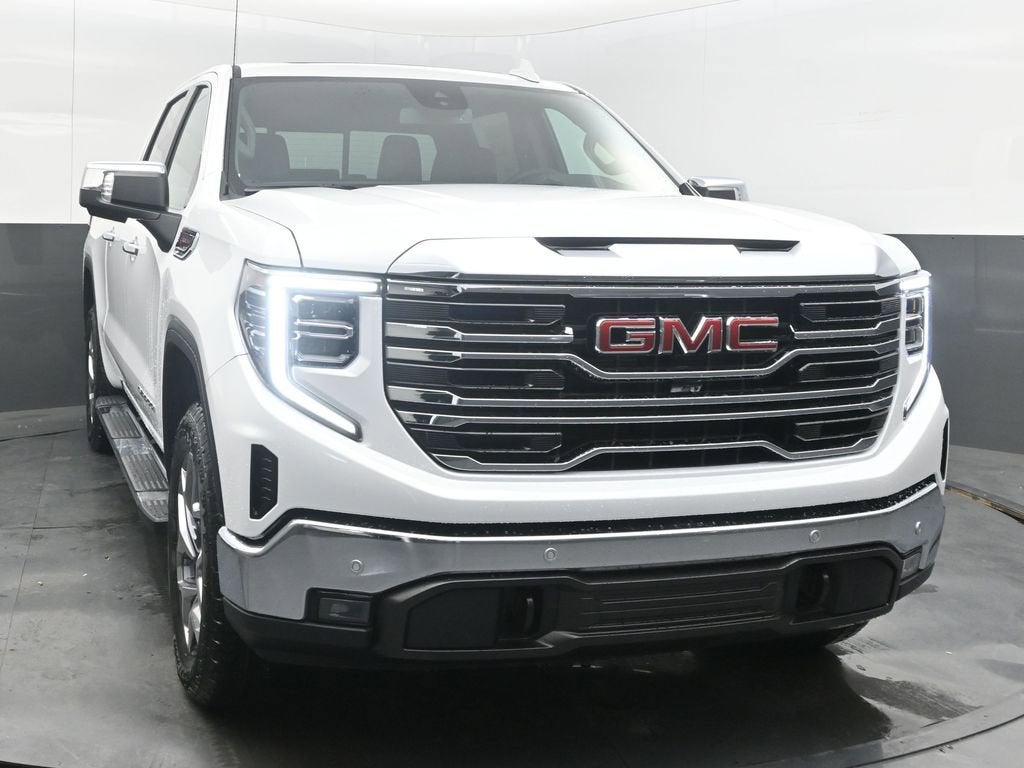 2026 GMC Sierra 1500 SLT - Photo 2