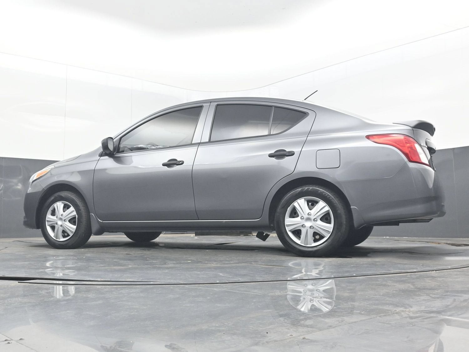 2019 Nissan Versa 1.6 S+