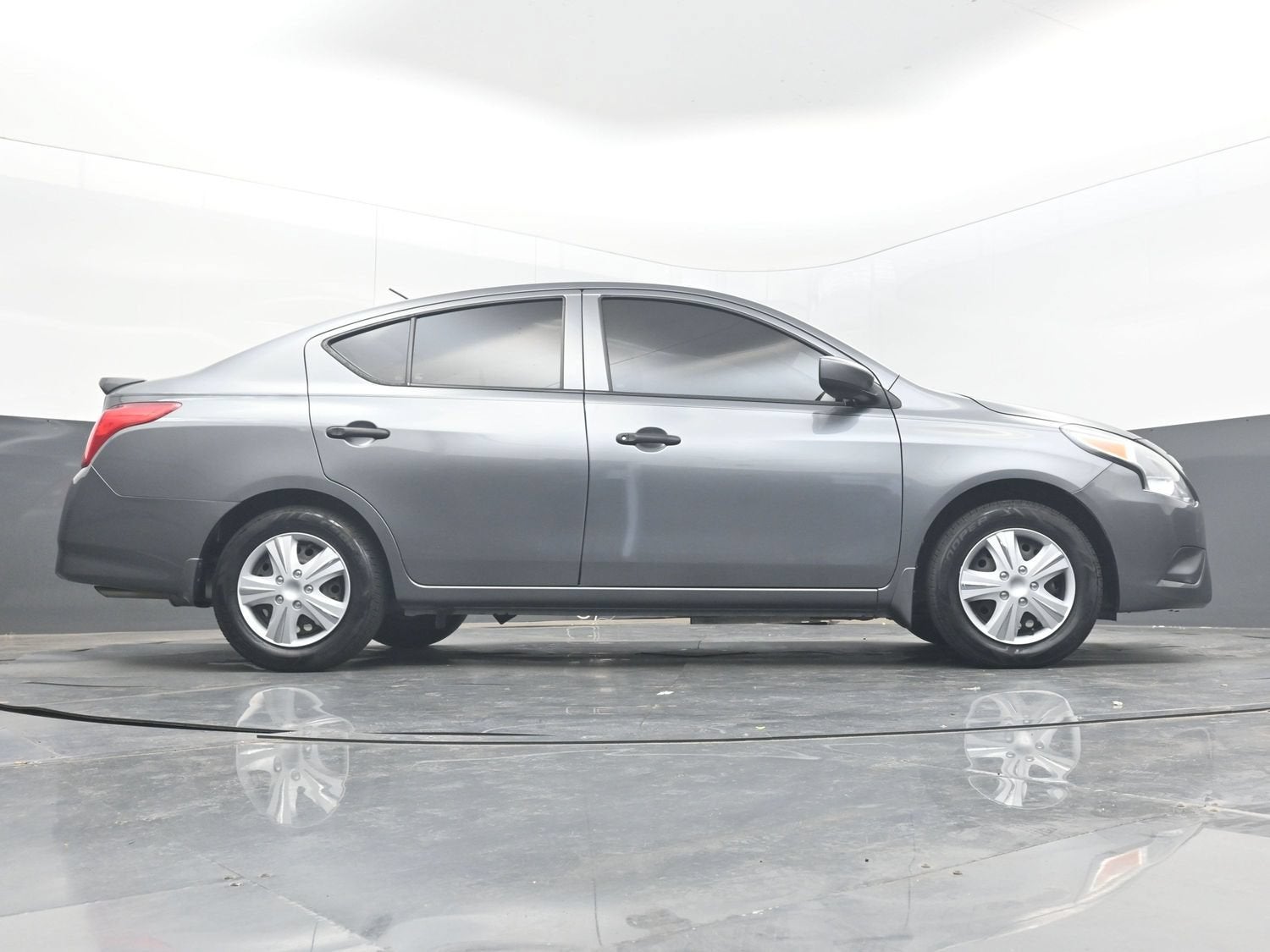 2019 Nissan Versa 1.6 S+