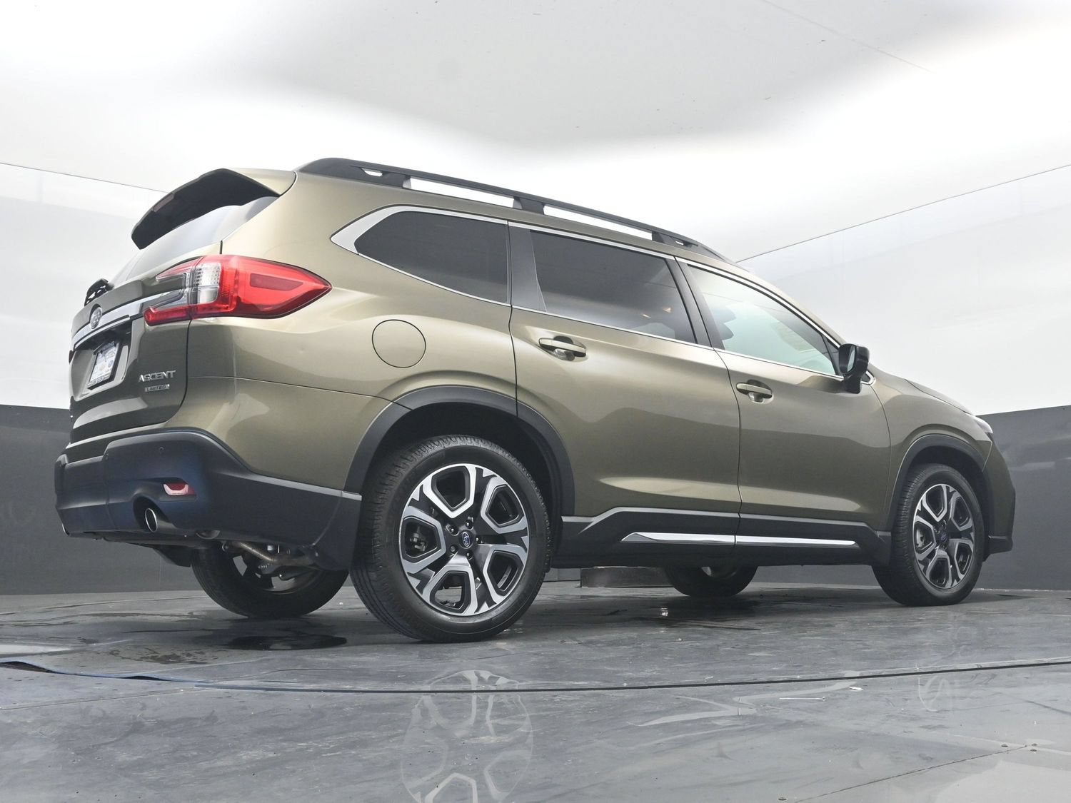 2024 Subaru Ascenso Limited 8-Passenger