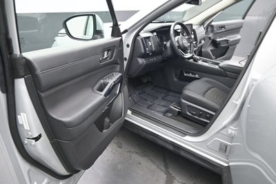 2025 Nissan Pathfinder SV FWD