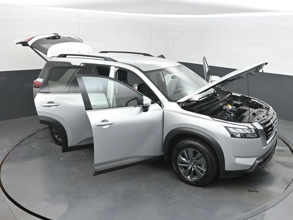 2025 Nissan Pathfinder SV - Photo 37