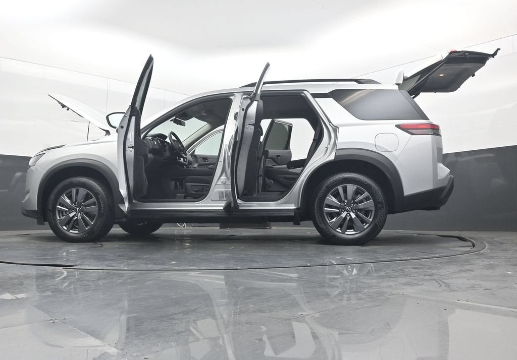 2025 Nissan Pathfinder SV - Photo 41