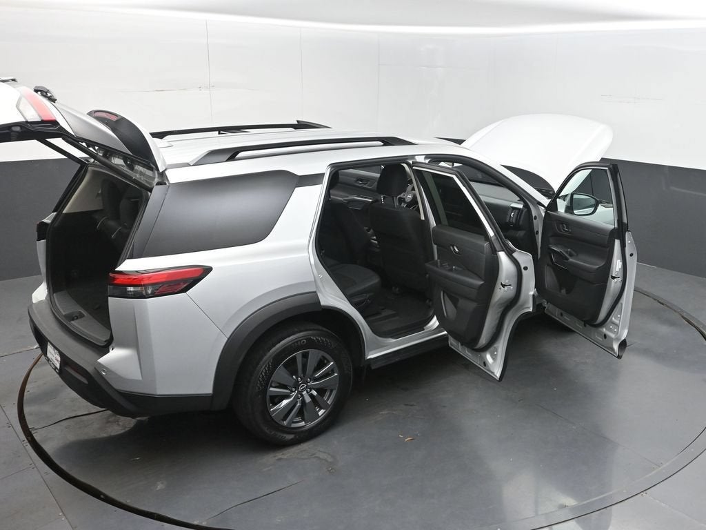 2025 Nissan Pathfinder SV - Photo 43