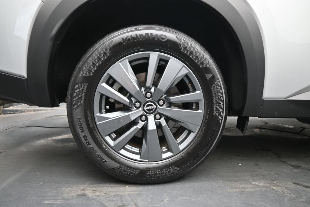 2025 Nissan Pathfinder SV FWD