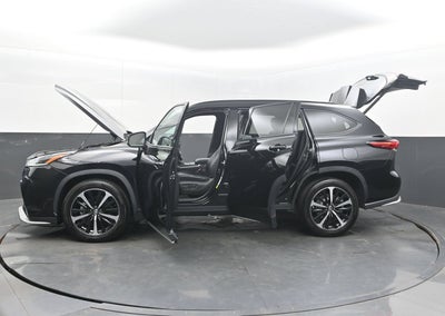 2022 Toyota Highlander XSE