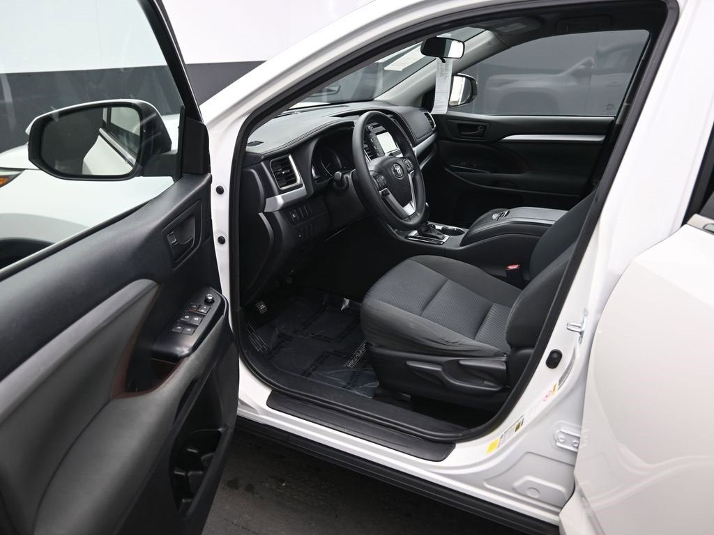 2017 Toyota Highlander LE