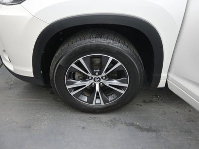 2017 Toyota Highlander LE