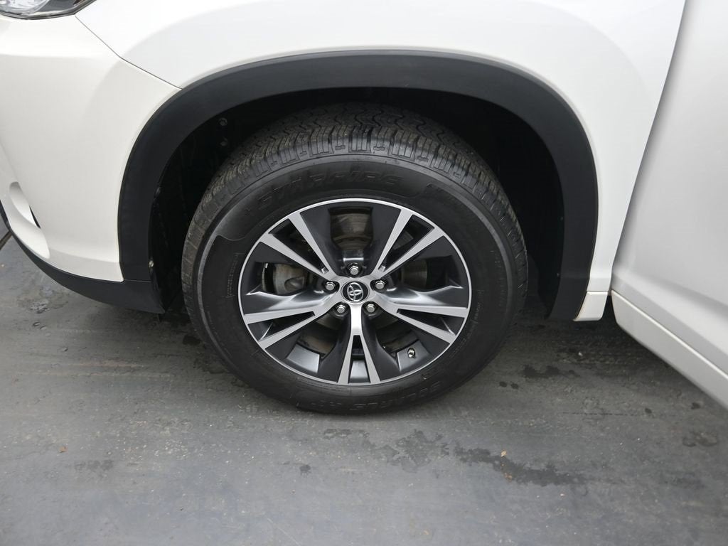 2017 Toyota Highlander LE