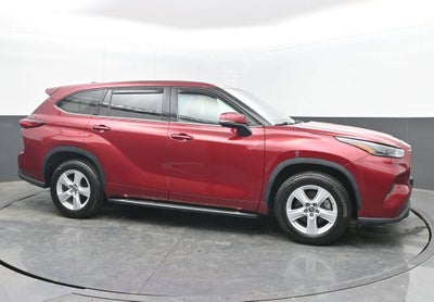 2022 Toyota Highlander LE