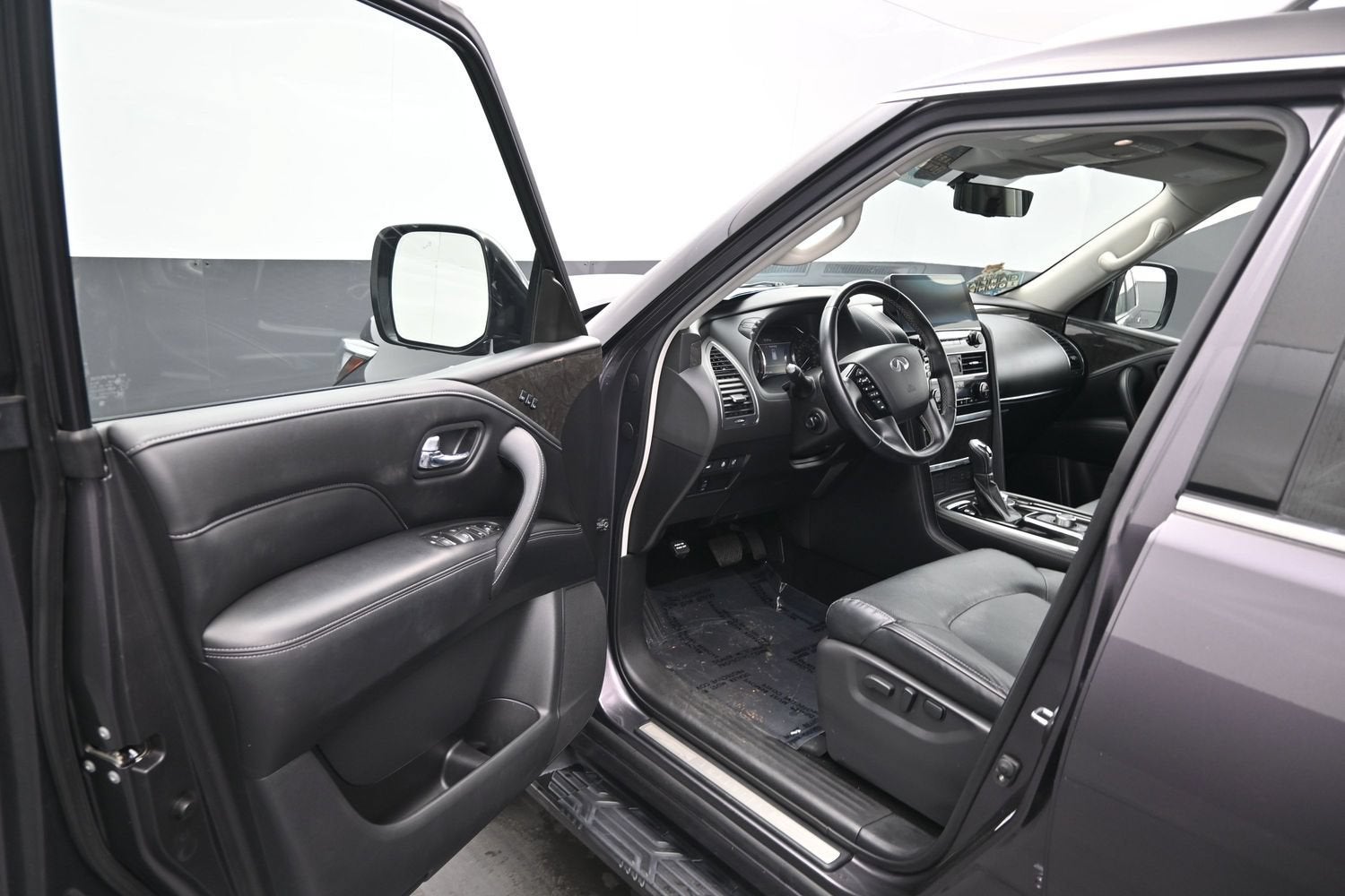 2024 INFINITI QX80 LUXE AWD