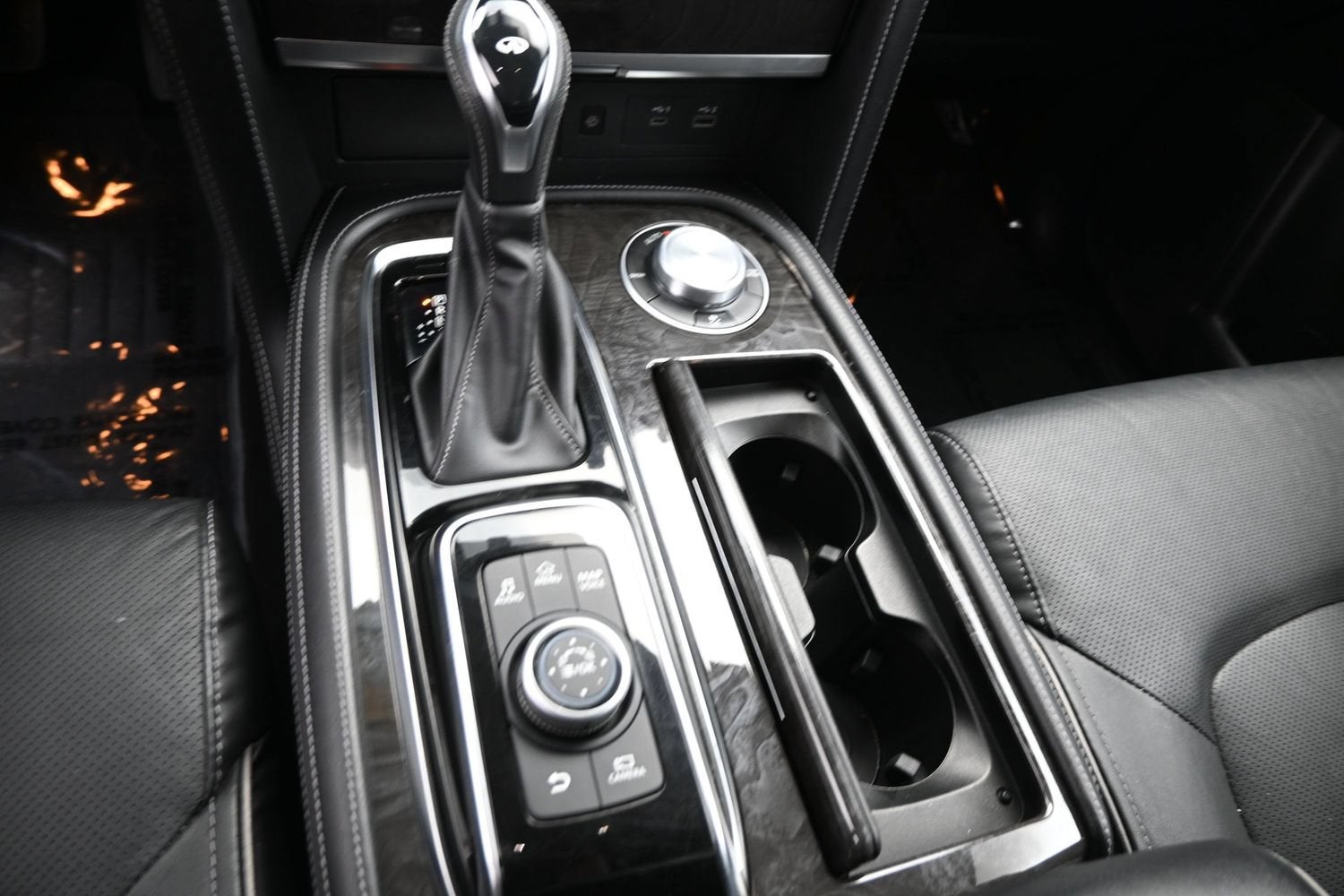 2024 INFINITI QX80 LUXE AWD