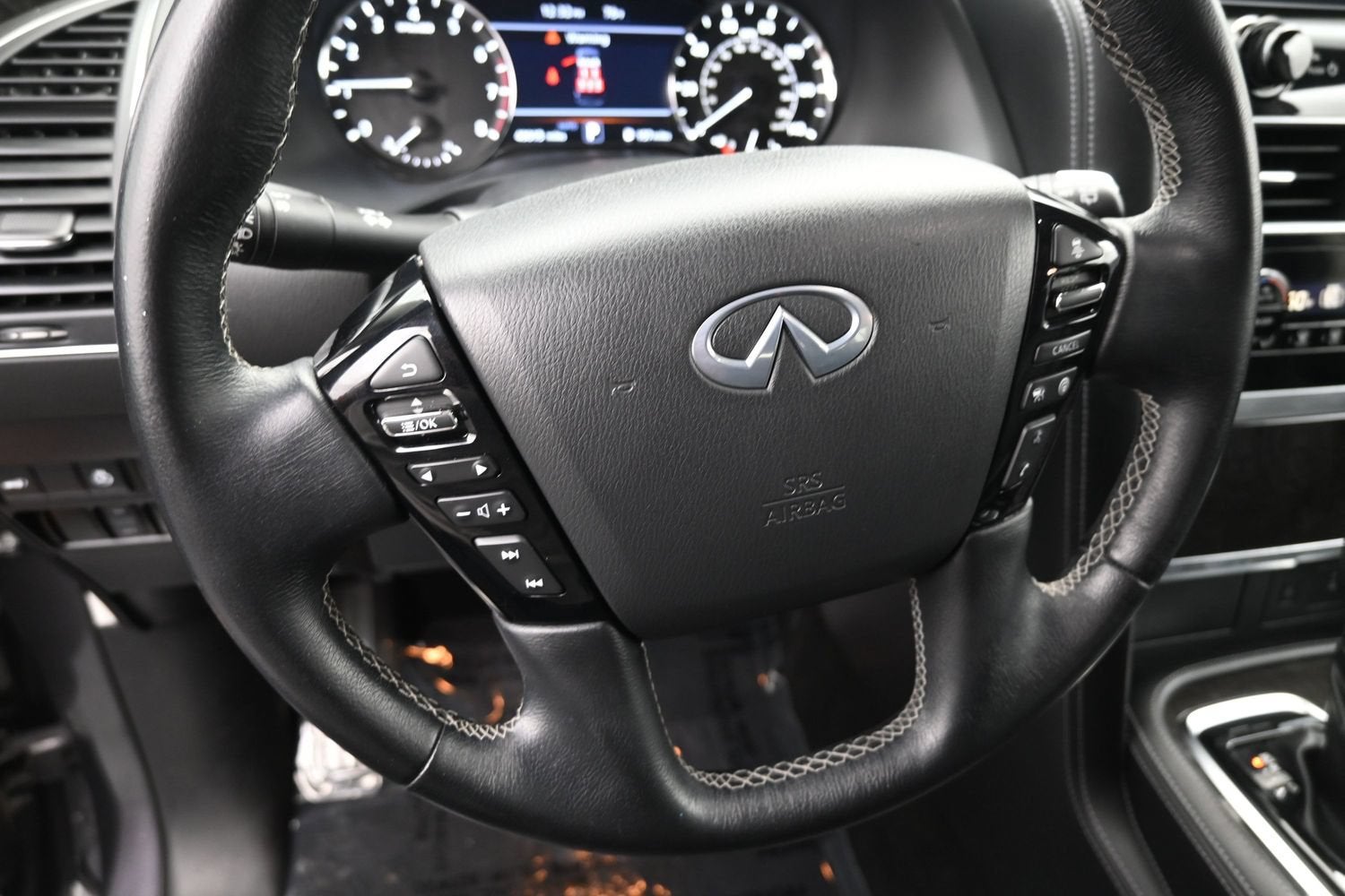 2024 INFINITI QX80 LUXE AWD