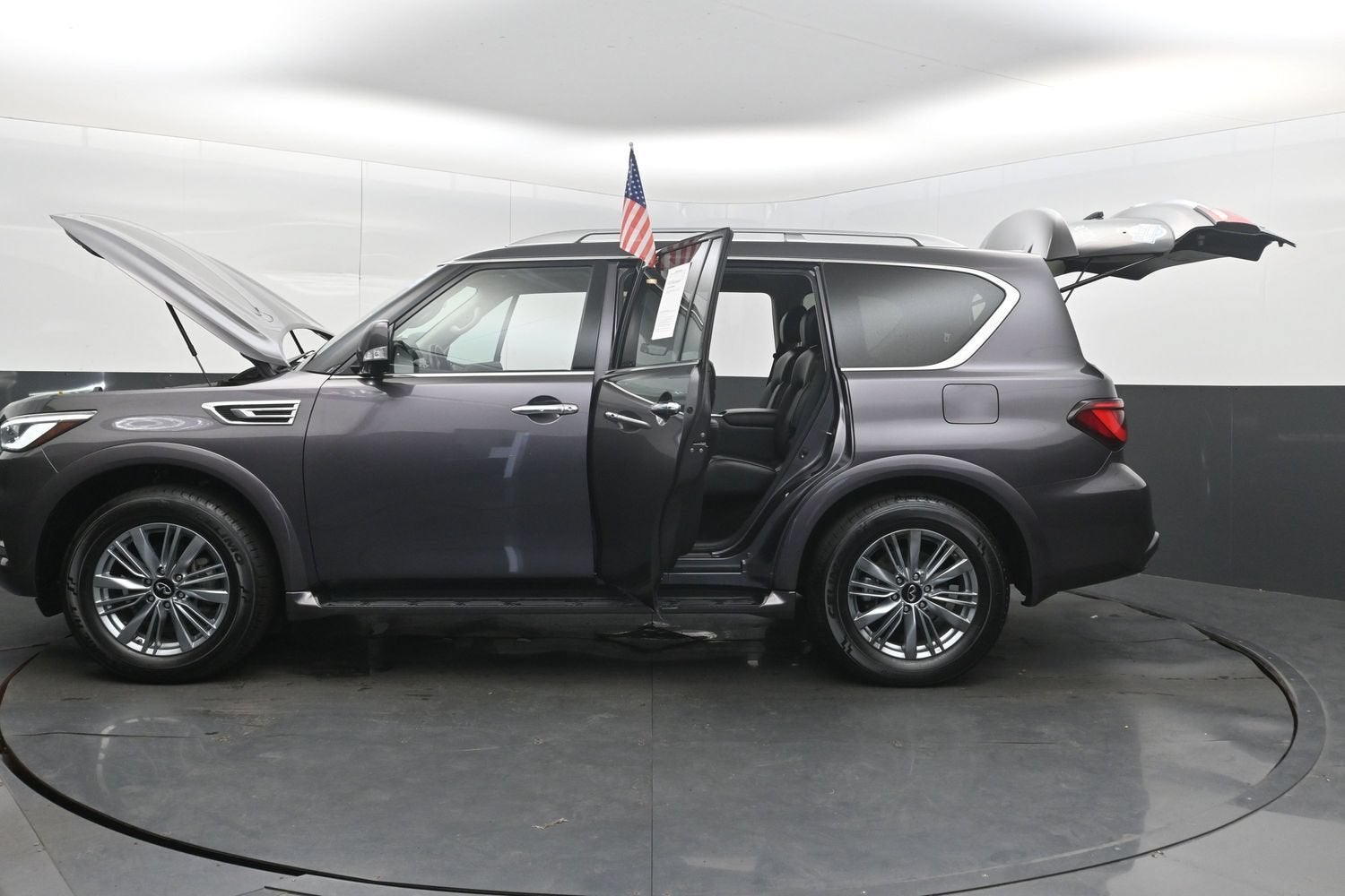 2024 INFINITI QX80 LUXE AWD